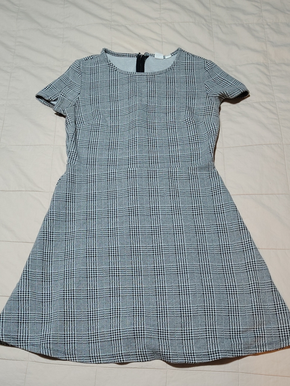 GAP Size 6 Black and White Plaid Short Sleeve Dress